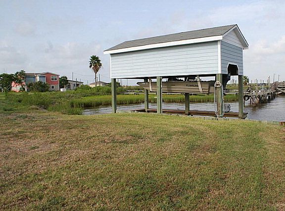 3rd image of 1647 County Road 441d