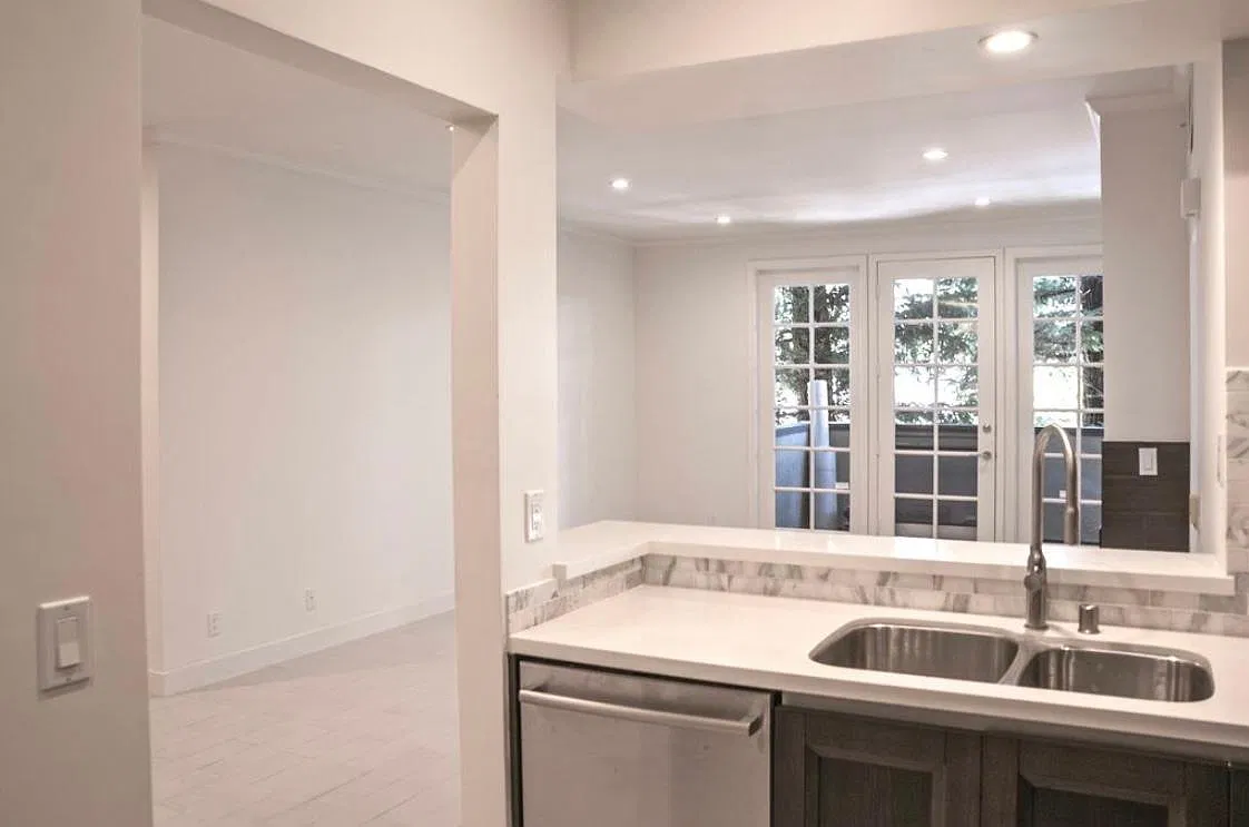2 bed, 2.5 bath, 1240 sqft, $4,650 — Photo 2