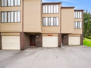 2105 Penguin Ave, Akron, OH 44319