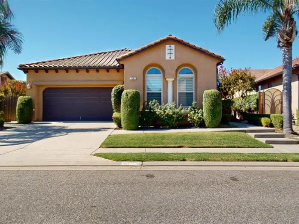 1341 E Via Corsica Pl, Fresno, CA 93730