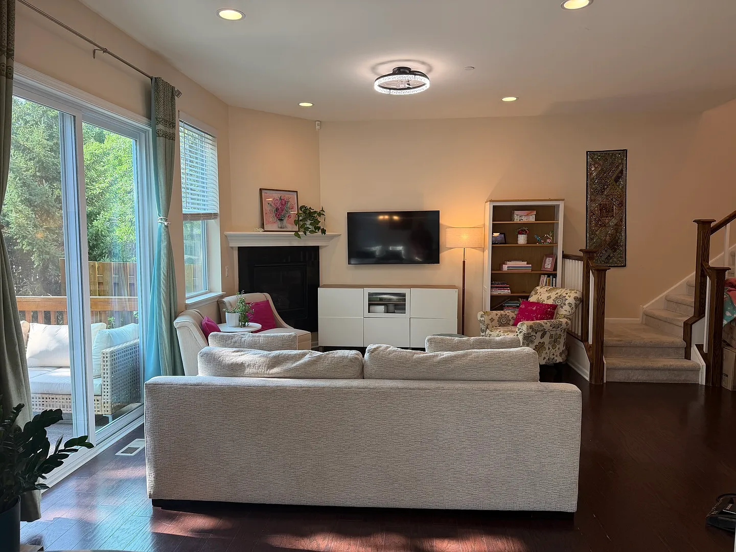 3 bed, 3.5 bath, 2034 sqft, $3,495 — Photo 4