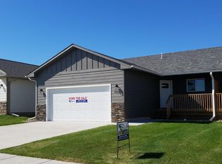 2513 Dorian Dr, Yankton, SD 57078