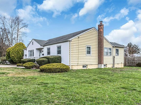 3rd image of 80 Knickerbocker Road N