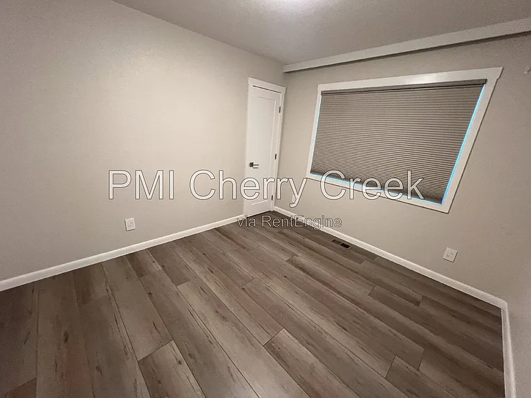 3000 S Holly Pl — Photo 8