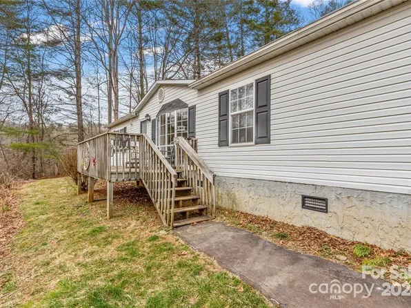 93 Brookside Dr, Burnsville, NC 28714
