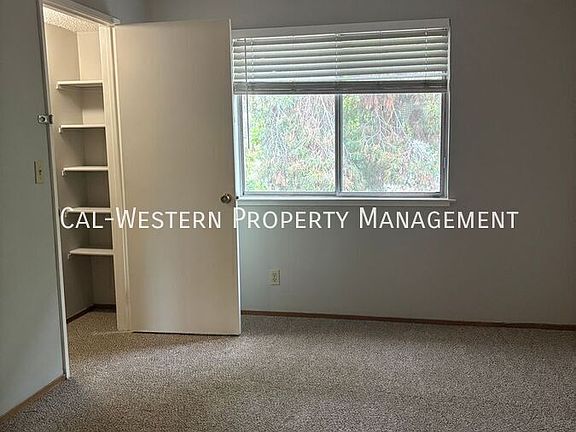 5th image of 804 Villa Ave