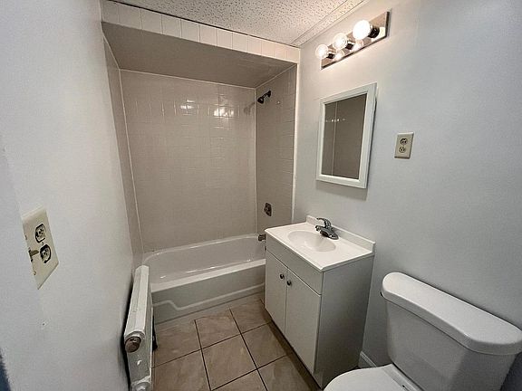 5th image of 1159 Wilmette Ave APT 43