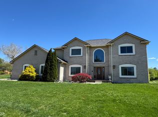 45 Meadowview Ln, Greenwood, IN