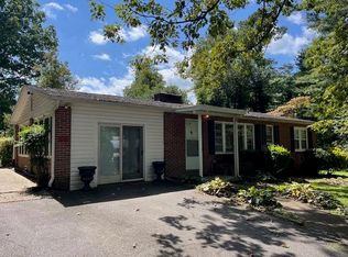 3119 Cardinal Ln, Hendersonville, NC 28792