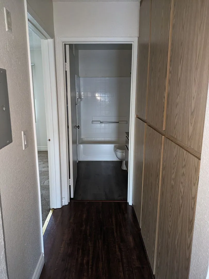 249 W Alameda Ave Burbank — Photo 4