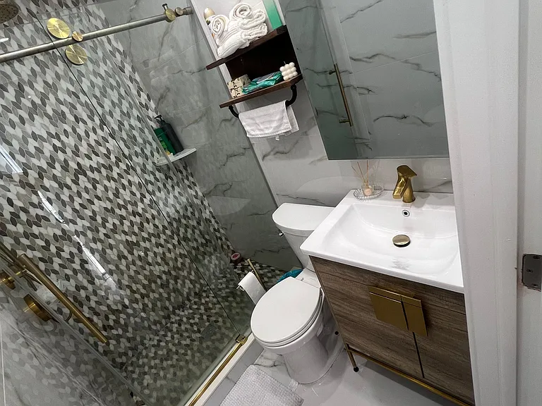 4500 McKinley St #1 — Photo 17