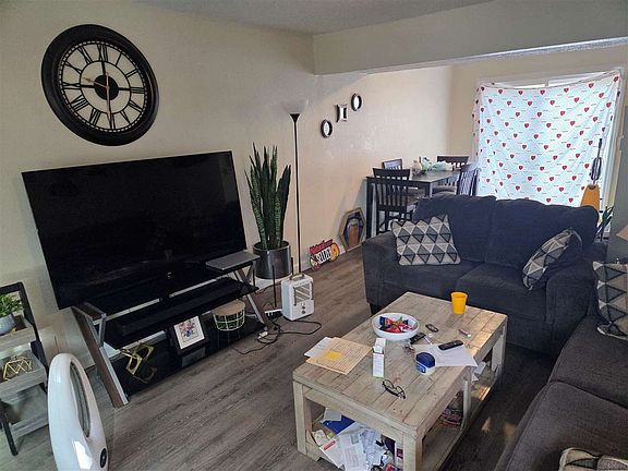 4th image of 640/642 W 61st St