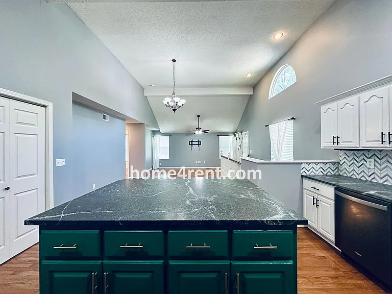 8601 England St — Photo 19