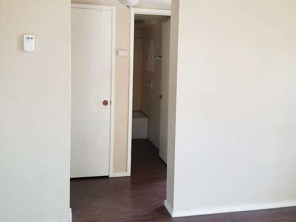 2 bed, 1.0 bath, $1,300