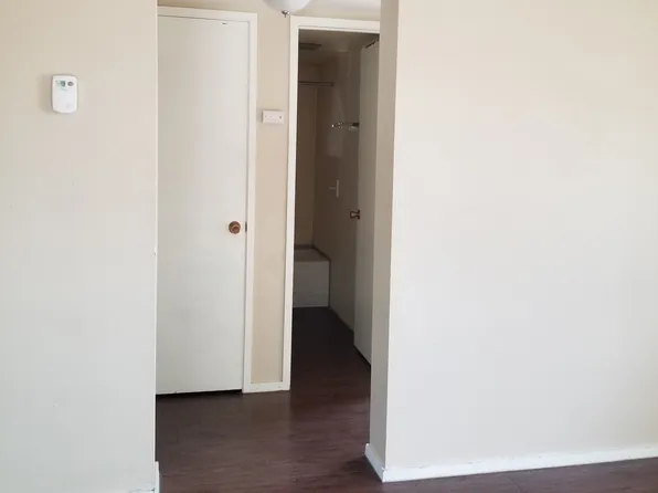 2 bed, 1.0 bath, $1,300, 1419 10th St APT A, Greeley, CO 80631
