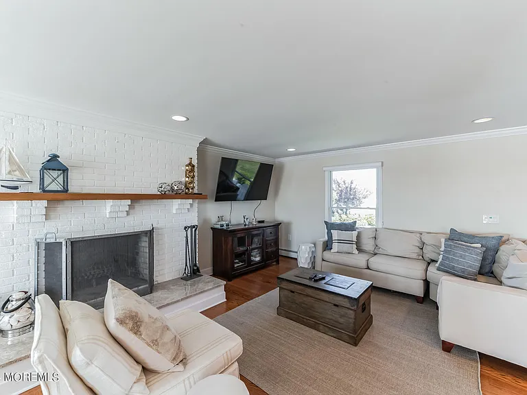 340 Bay Ln — Photo 57