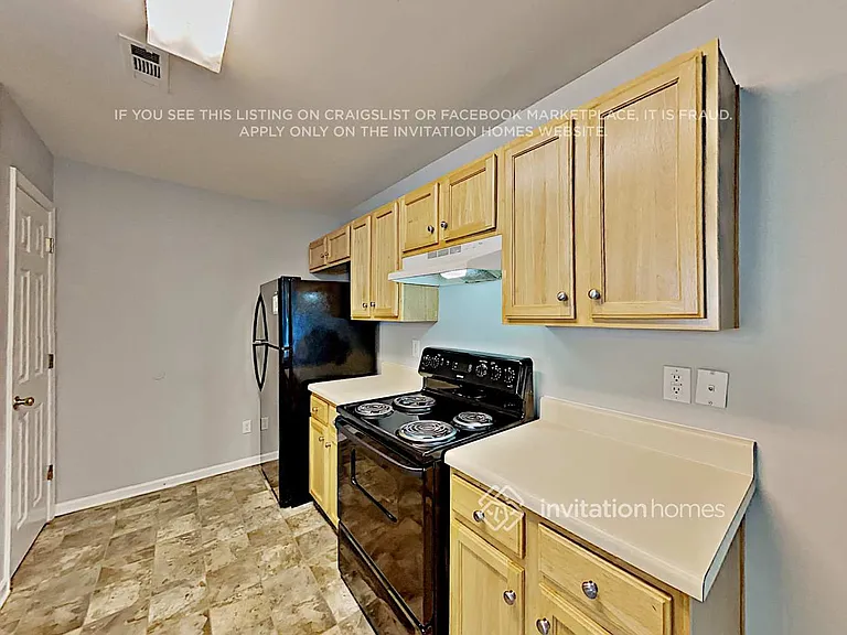 1320 Eastway Dr — Photo 8
