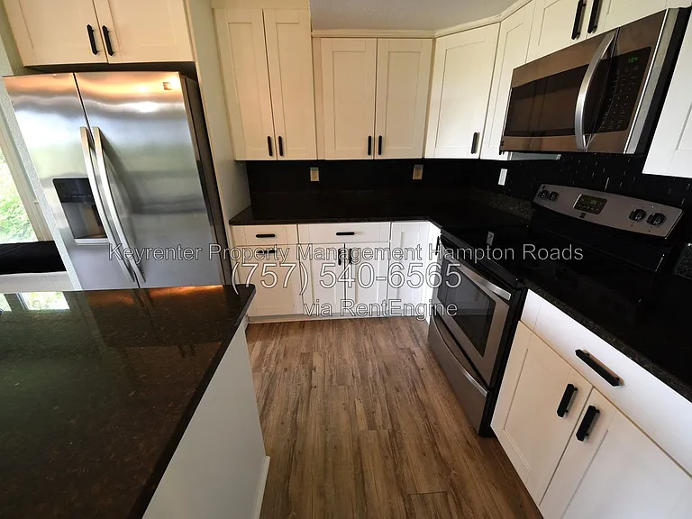 9716 7th Bay St #301 — Photo 8