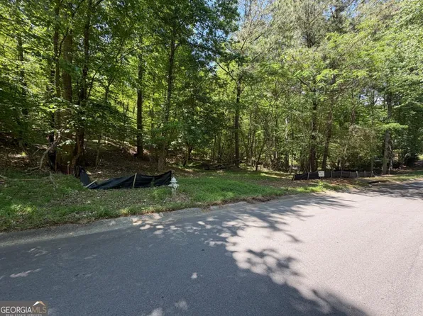 2761 Gardenwood Ct SW, Lilburn, GA 30047