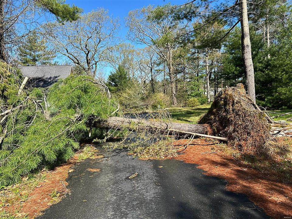 2nd image of 130 Forest Ave