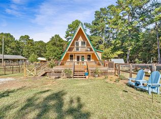 96 Persimmon Dr, Hartwell, GA 30643