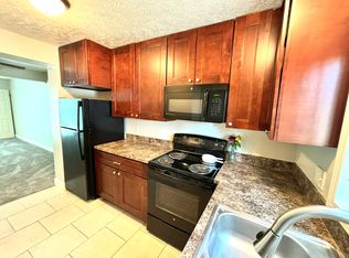 4421 S 27th St #J, Lincoln, NE 68512