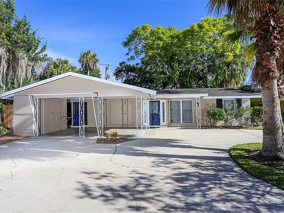 2nd image of 6604 Glades Way