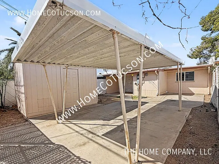 1430 E Iowa Dr — Photo 15