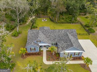60 Fairwinds Dr, Waverly, GA 31565