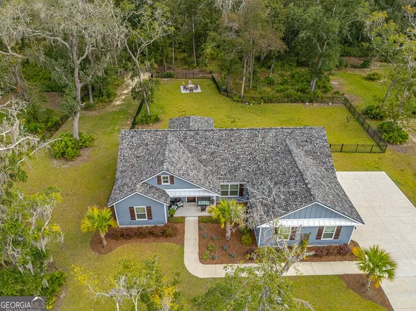 60 Fairwinds Dr, Waverly, GA 31565