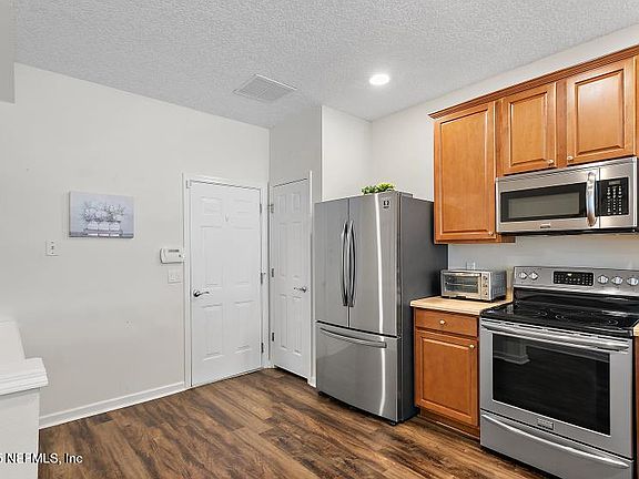 5th image of 13424 STONE POND Drive