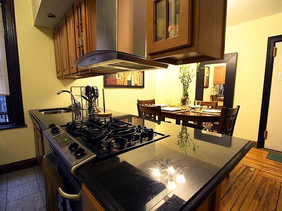 2nd image of 706 W 180th St APT 3