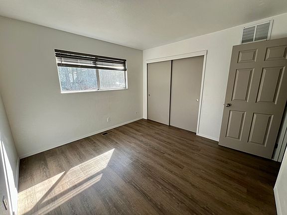 5th image of 1226 Sierra Blvd