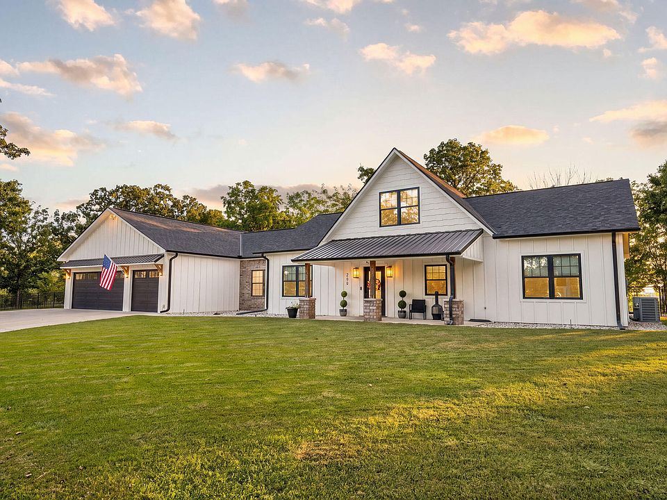 1st image of 299 Bow Hunter Lane