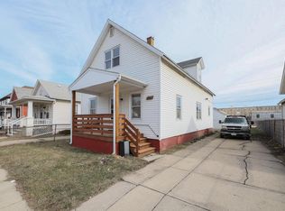 1625 S Memorial Dr, Racine, WI 53403