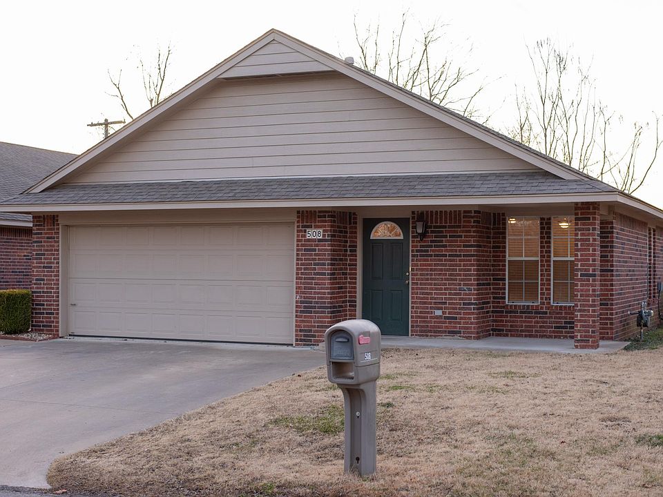 Located in the middle of three brick homes. Only short walk to the nostalgic Rose district for a morning coffee, evening dinner, or antique shopping for that special something for your new home.