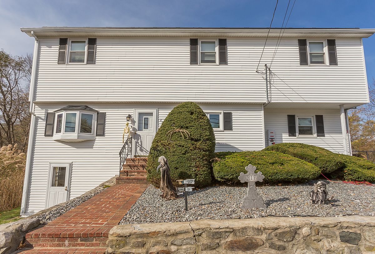 296 Howe St, Methuen, MA 01844 Zillow