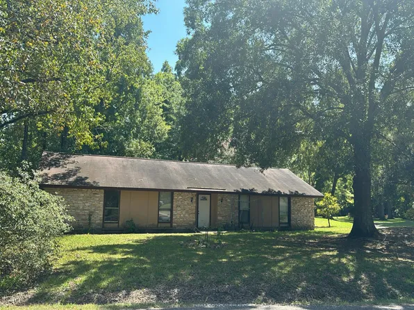 10589 Shadow Lake Dr, Geismar, LA 70734