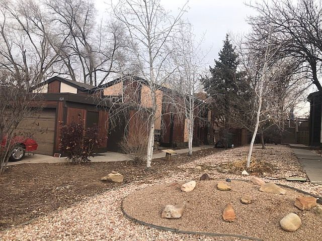 1st image of 1024 Lakeside Dr