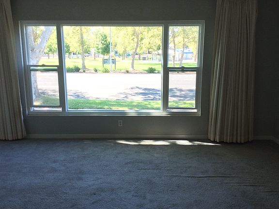 5th image of 416 Sierra Blvd