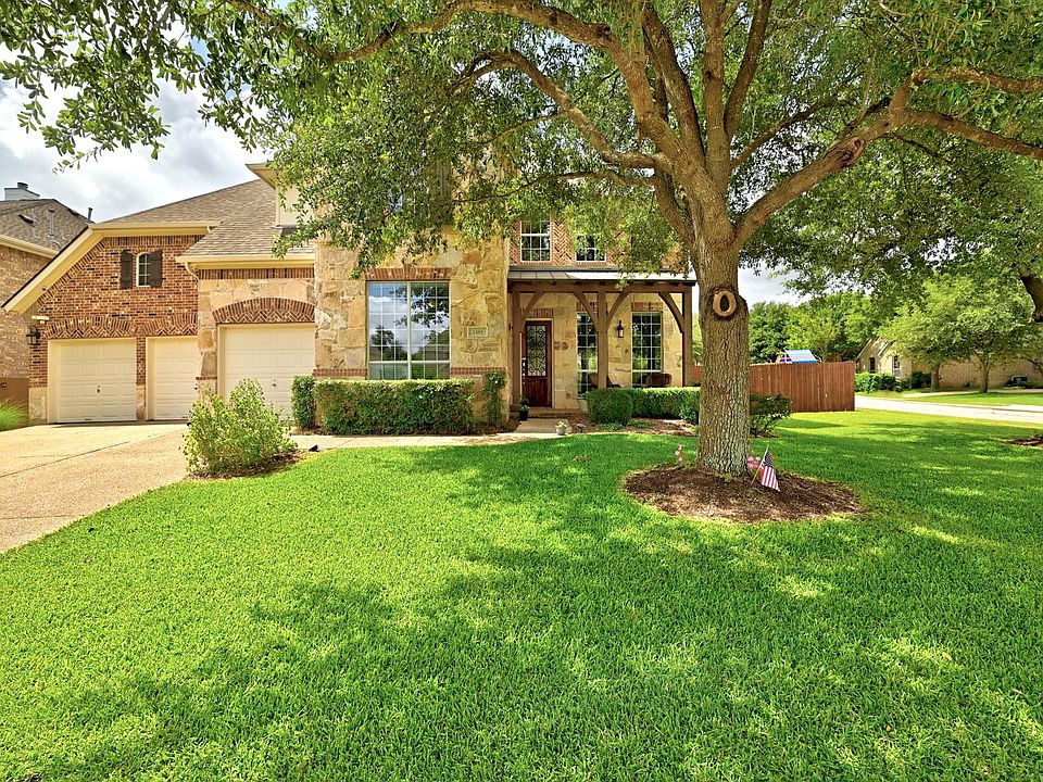 1st image of 1385 Pine Forest Cir