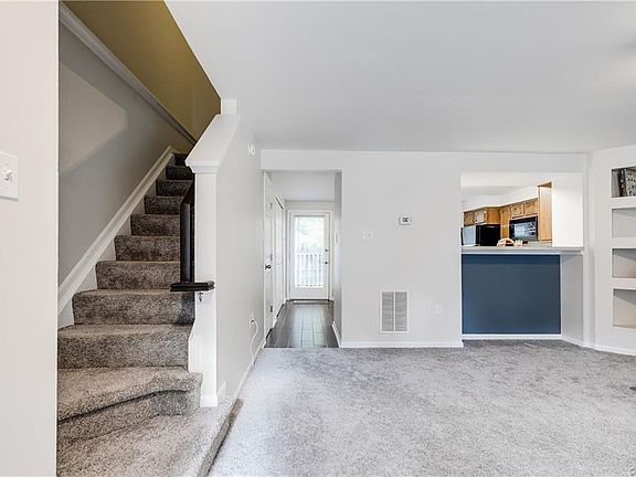 4th image of 3015 Montfort Loop #3015
