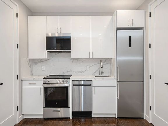 3rd image of 70 Carmine St APT 2R