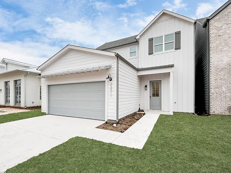 7330 Leighton Meadow Ln — Photo 1