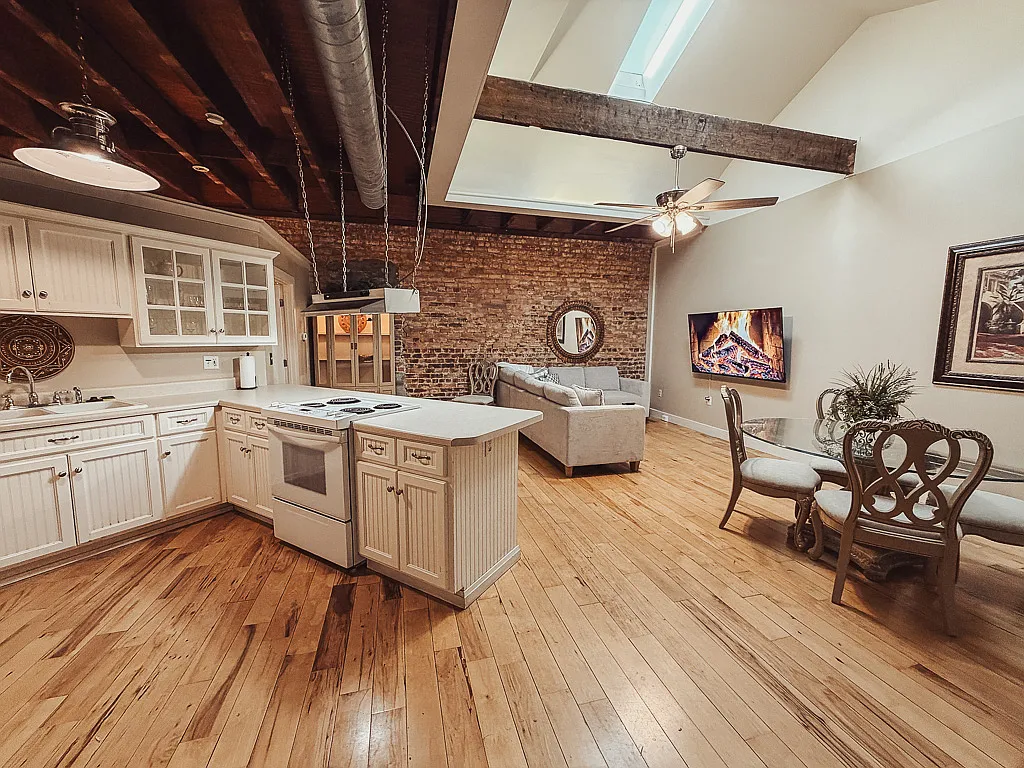 1 bed, 850 sqft, $1,250 — Photo 2