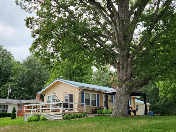29 Hidden Acres Dr, Neoga, IL 62447