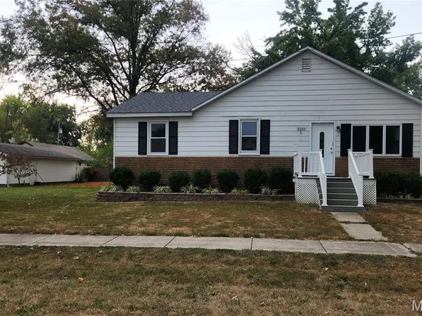 2221 Pulliam Ave, Fayetteville, IL 62258
