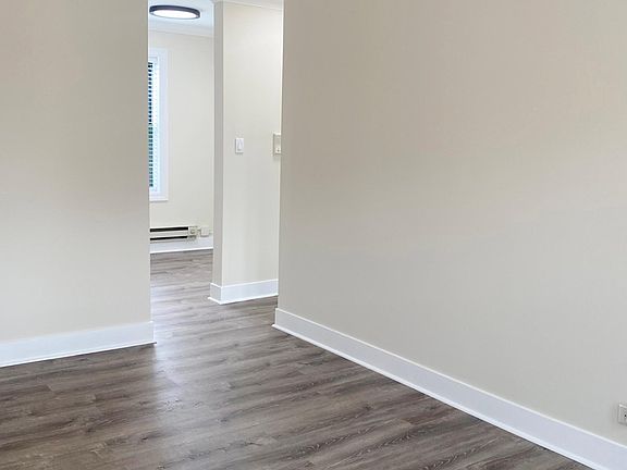 3rd image of 3839 N Greenview Ave APT 3S