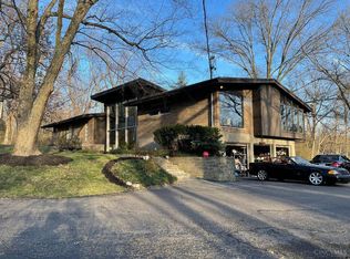 5450 Hobbit Rd, Cincinnati, OH 45243