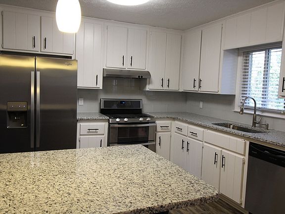 3rd image of 3081 Westwood Dr